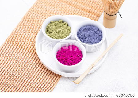 Green, blue and pink matcha powder Green, blue and pink matcha powder 65046796
