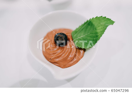 photo of tomato sous in a bowl photo of tomato sous in a bowl 65047296
