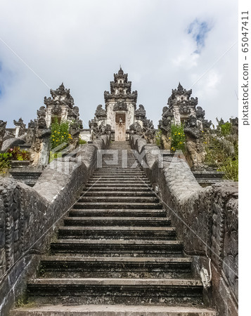 View on the ladder in the Pura Lempuyang Luhur View on the ladder in the Pura Lempuyang Luhur 65047411