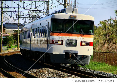 連接縣府宇都宮和市區的淺草...特快列車350系列 65048064
