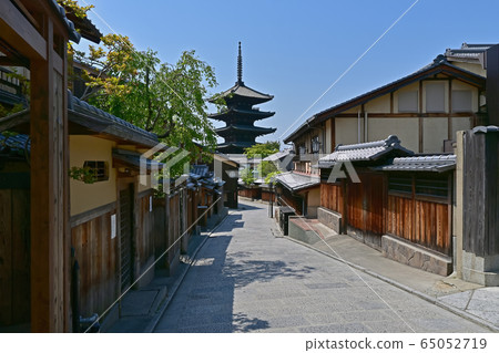 Tower of Yasaka 65052719