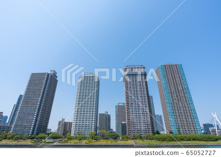 Tower apartment in the city center 65052727