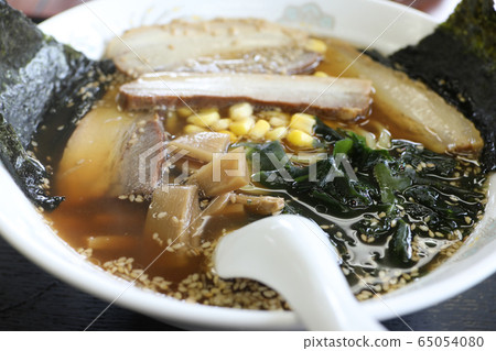 soy source ramen  65054080