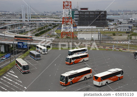 Haneda Airport Second Passenger Terminal / Route Bus Pool Haneda Airport Second Passenger Terminal / Route Bus Pool 65055110