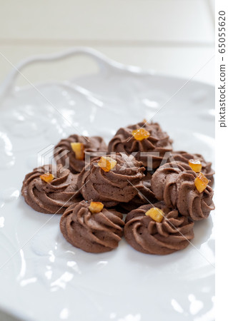 Ganache cookie making sweets at home 65055620