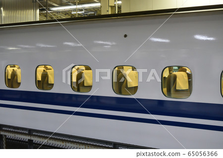 Tokaido Shinkansen, stopped, night Tokaido Shinkansen, stopped, night 65056366
