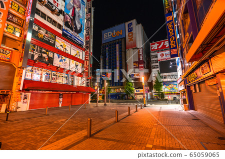 《東京》秋葉原和自我克制情緒消失的東京 65059065