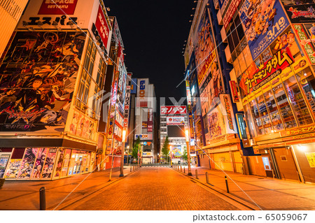 《東京》秋葉原和自我克制情緒消失的東京 65059067