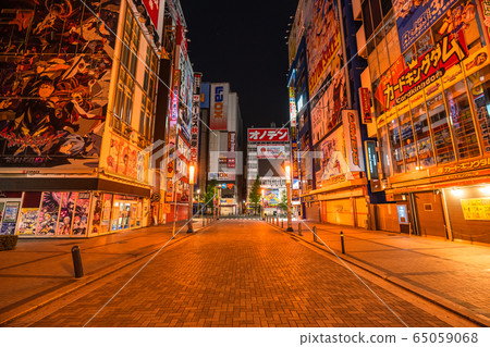 《東京》秋葉原和自我克制情緒消失的東京 《東京》秋葉原和自我克制情緒消失的東京 65059068