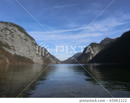 A peaceful, clean lake A peaceful, clean lake 65061122