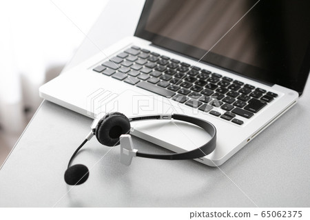 Personal computer headset 65062375