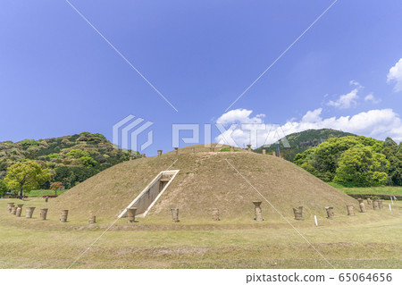Sendou Kofun 111-2 Hisamitsu, Chikuzen Town, Asakura District, Fukuoka Prefecture Sendou Kofun 111-2 Hisamitsu, Chikuzen Town, Asakura District, Fukuoka Prefecture 65064656