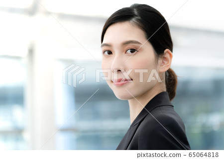 Female business portrait 65064818
