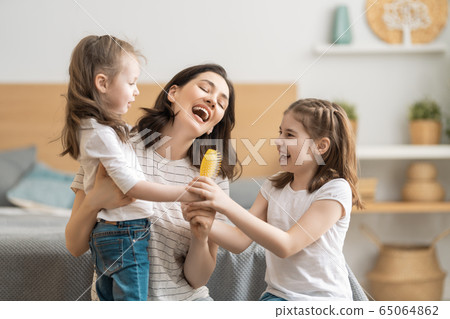 Happy loving family. 65064862