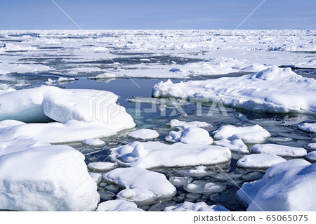 Drift ice field of the Sea of Okhotsk Drift ice field of the Sea of Okhotsk 65065075