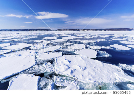 Drift ice ships from the Sea of Okhotsk 65065495