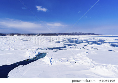 Drift ice ships from the Sea of Okhotsk 65065496