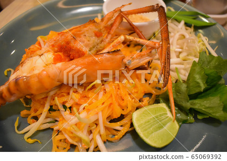 Thailand, food, pad thai 65069392