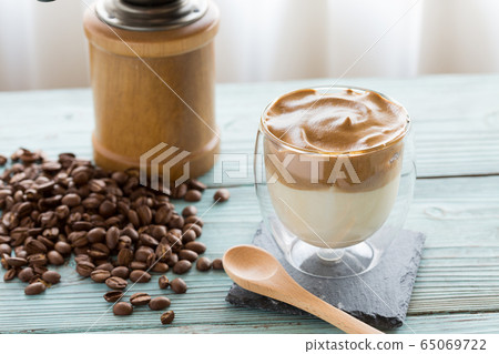 Dalgona coffee Dalgona coffee 65069722
