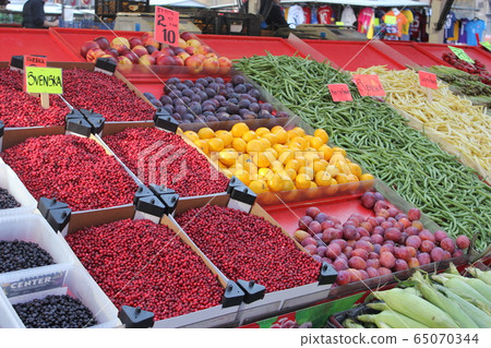 Market on the Hautliet Square in Stockholm 65070344