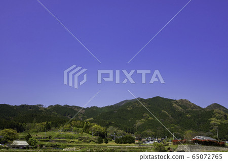 岡山縣津山市,從鴨友市下津河上眺望小峽山 岡山縣津山市,從鴨友市下津河上眺望小峽山 65072765