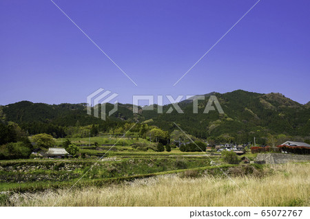 岡山縣津山市,從鴨友市下津河上眺望小峽山 岡山縣津山市,從鴨友市下津河上眺望小峽山 65072767