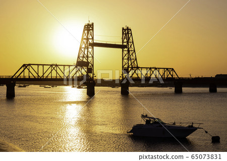 國家指定的重要文化財產美麗的築後川正海橋 65073831
