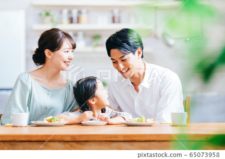 Family young Family young 65073958