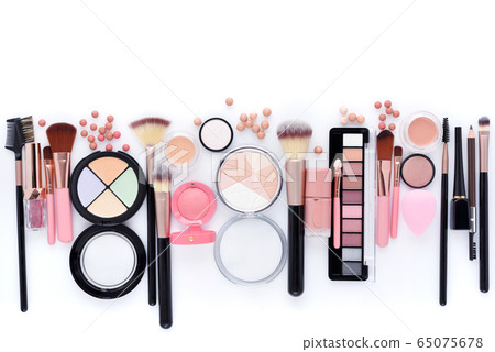 Makeup brushes and decorative cosmetics Makeup brushes and decorative cosmetics 65075678