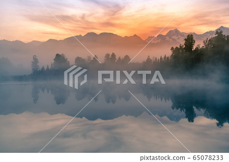 Mt. Matheson reflection lake before sunrise 65078233