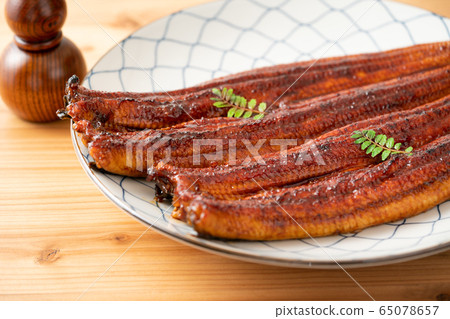 Oversized Unagi Kabayaki Nio Oversized Unagi Kabayaki Nio 65078657