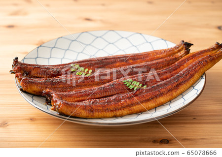 Oversized Unagi Kabayaki Nio 65078666