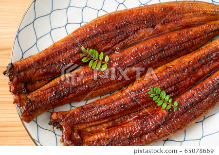 Oversized Unagi Kabayaki Nio 65078669