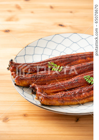 Oversized Unagi Kabayaki Nio 65078670