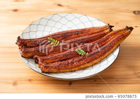 Oversized Unagi Kabayaki Nio 65078673