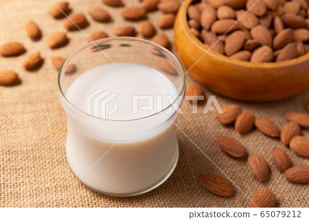 杏仁牛奶飲料杏仁飲料 65079212