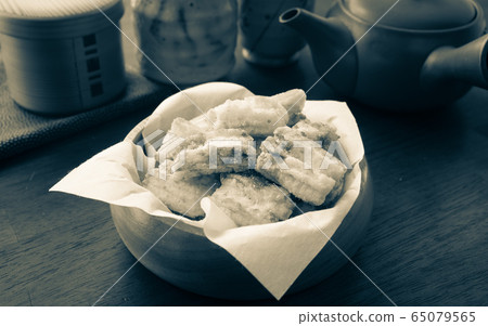 Okaki炒鰹魚米飯餅乾餅乾甜點小吃炒年糕 65079565