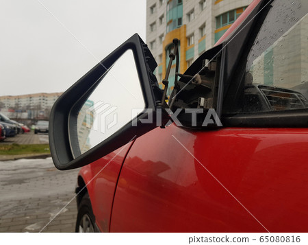 Risk and danger on road Risk and danger on road 65080816