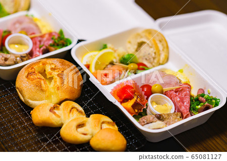 Hors d'oeuvre takeout food lunch delivery Italian italian gourmet dinner order 65081127