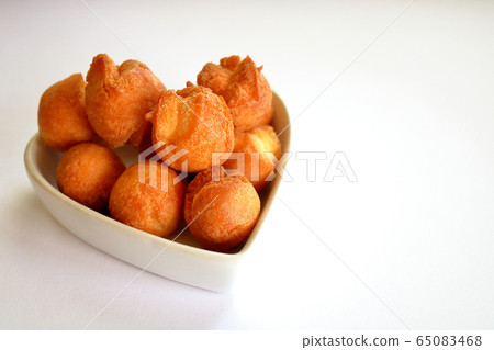 Loving affectionate Sata Andergie. Heart vessel. There is a copy space on the right. Loving affectionate Sata Andergie. Heart vessel. There is a copy space on the right. 65083468