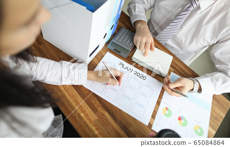 Friendly and happy atmosphere in office 65084864