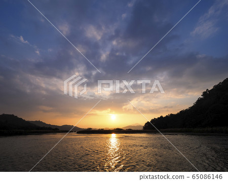 Sun Moon Lake at dusk, Nantou, Taiwan 65086146