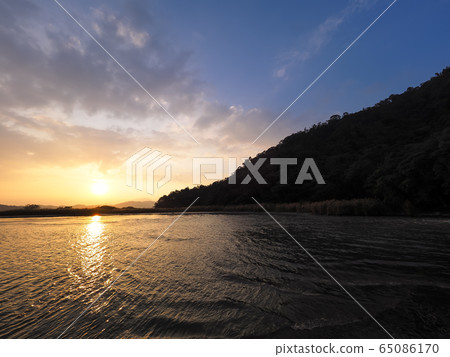 日月潭黃昏，台灣南投 65086170