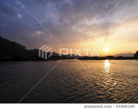 日月潭黃昏，台灣南投 65086190