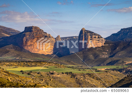 Scenery of Salto de Roldan Scenery of Salto de Roldan 65089063