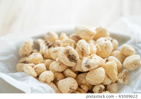 Giant Corn 65089622