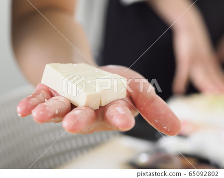 豆腐切成丁 65092802