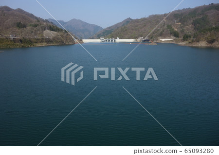Yamba dam 65093280