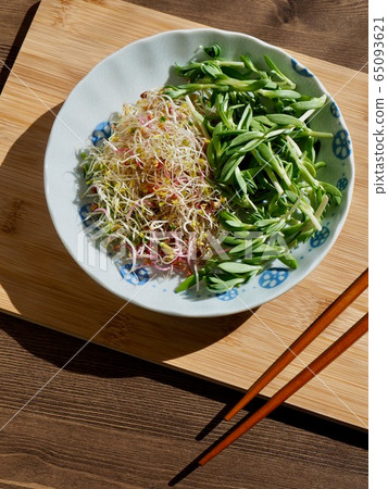 Fresh Sedum Sprout Salad Fresh Sedum Sprout Salad 65093621