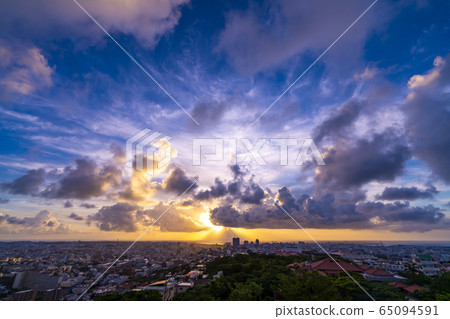 Evening view of Naha, Okinawa Evening view of Naha, Okinawa 65094591